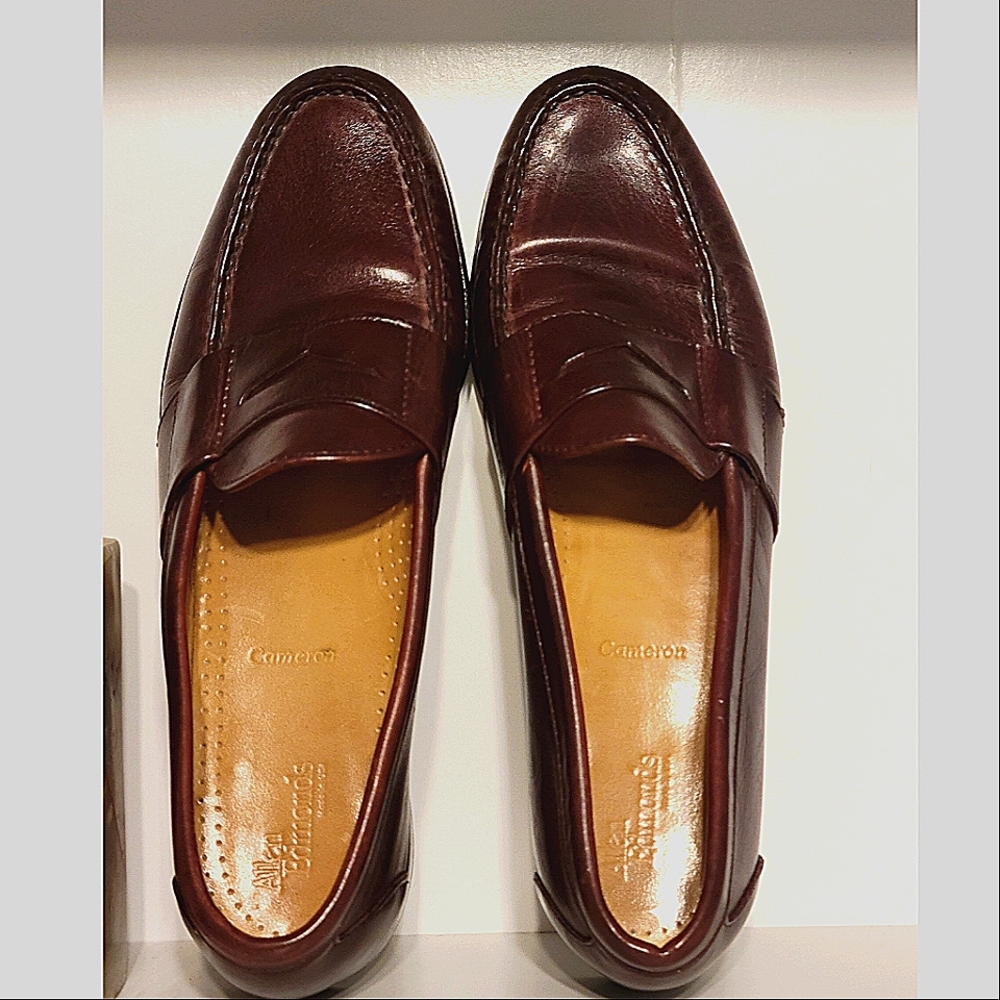 Allen Edmonds Cameron Oxblood Loafer. Size 11 B. Good Condition.